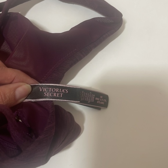 Victoria’s Secret maroon sports bra - Picture 5 of 8